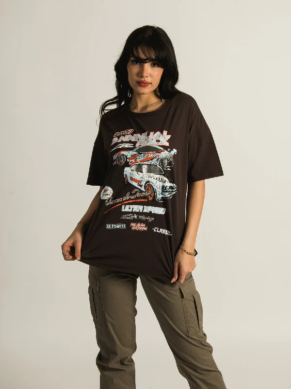 HARLOW BOYFRIEND CAR SCREEN TEE - CLEARANCE