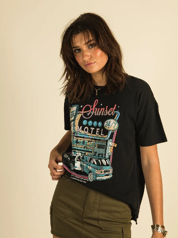 HARLOW BOYFRIEND SHORT SLEEVE SCREEN PRINT TEE - CLEARANCE Hooded Caped Shawl Collar HARLOW BOYFRIEND SHORT SLEEVE SCREEN PRINT TEE - CLEARANCE Hooded Caped Shawl Collar